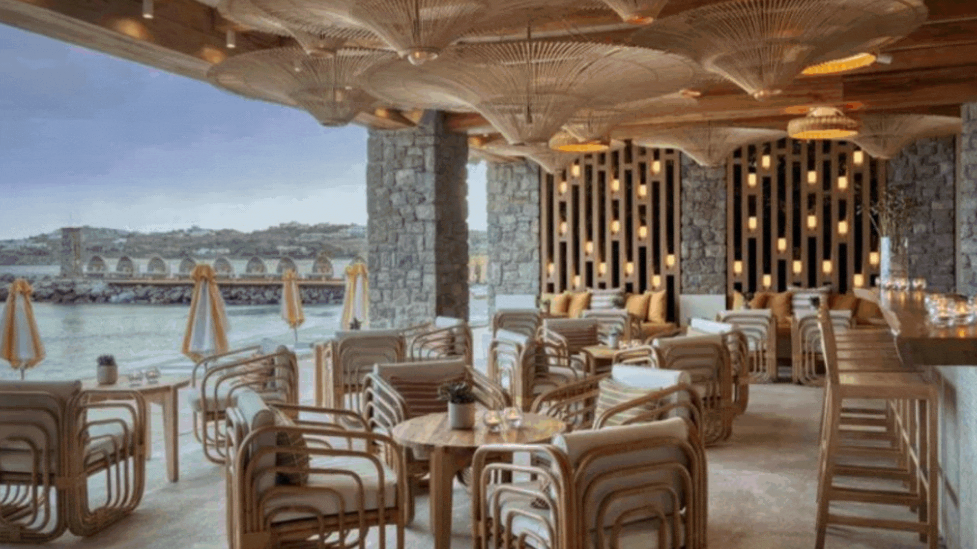 ROMANTIC OASIS OF BILL & COO